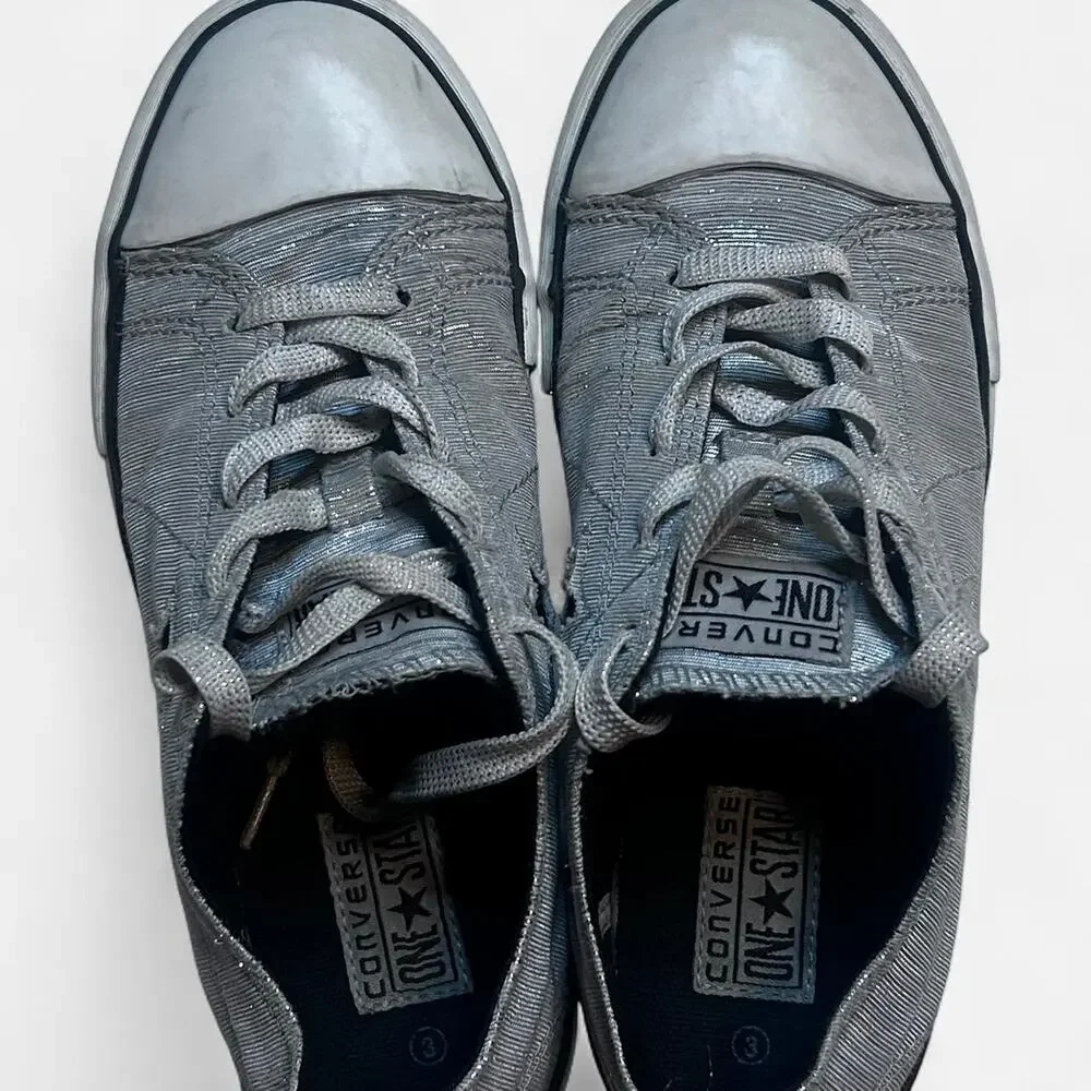 Grey converse silver low Girls‎ Size 3 EUC